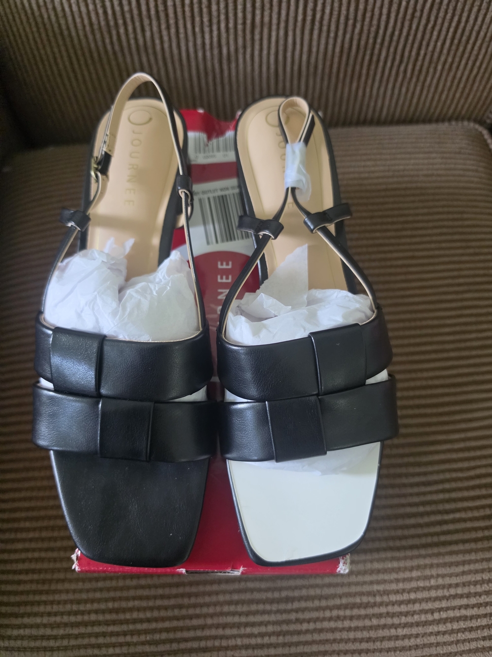 NIB Journee Collection Tabatha Black Low Block Heel Sandals - Size 10 - Picture 2 of 8